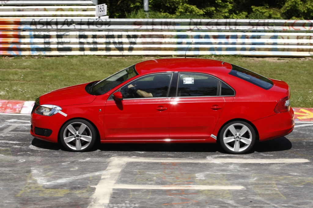 Erwischt: Erlkönig Skoda Rapid – Golfjäger in den eigenen Reihen