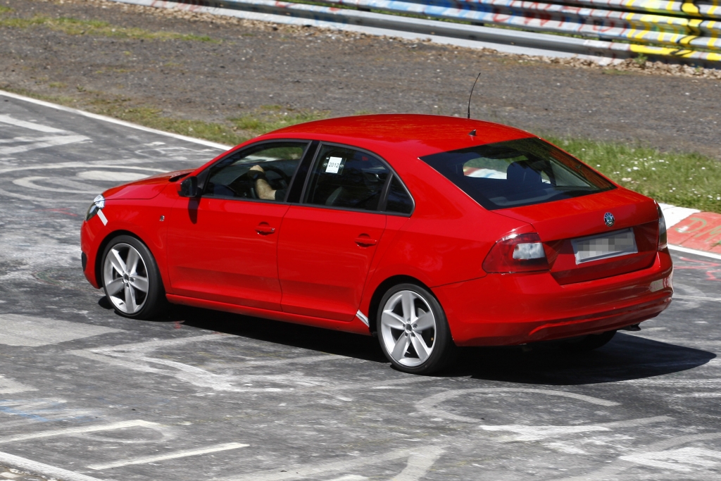 Erwischt: Erlkönig Skoda Rapid – Golfjäger in den eigenen Reihen