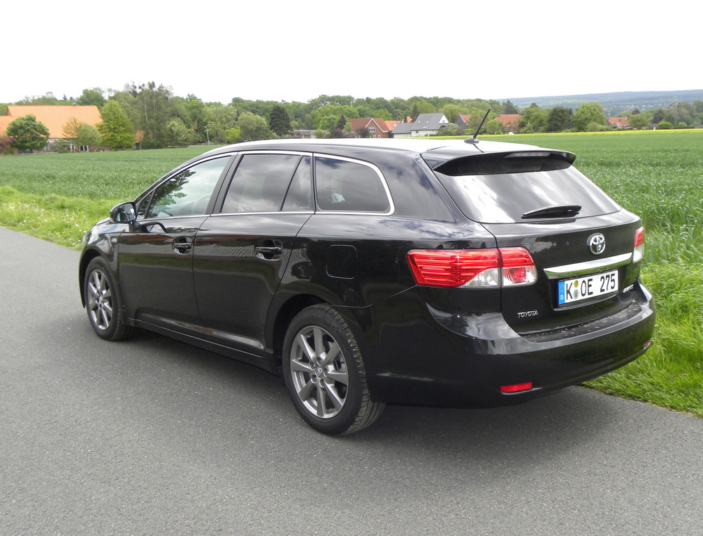 Fahrbericht Toyota Avensis Combi 2.2D-CAT: Verlässlicher Partner