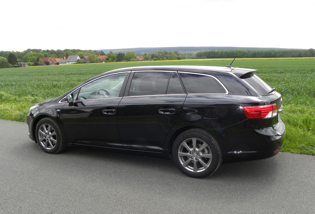 Fahrbericht Toyota Avensis Combi 2.2D-CAT: Verlässlicher Partner