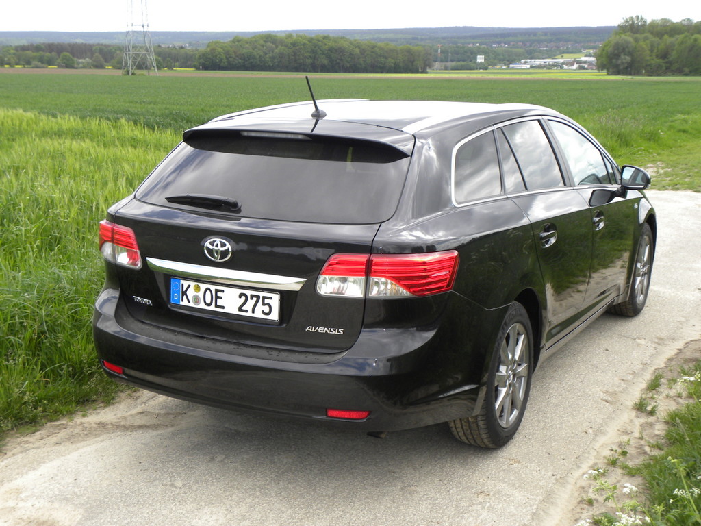Fahrbericht Toyota Avensis Combi 2.2D-CAT: Verlässlicher Partner