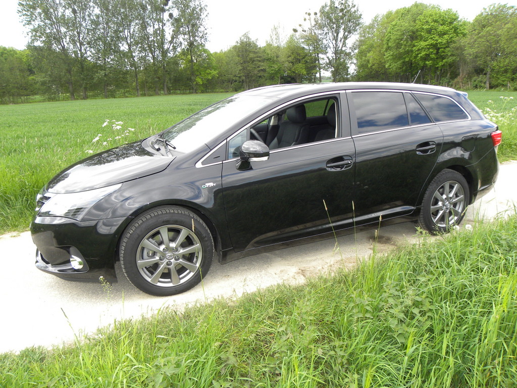 Fahrbericht Toyota Avensis Combi 2.2D-CAT: Verlässlicher Partner