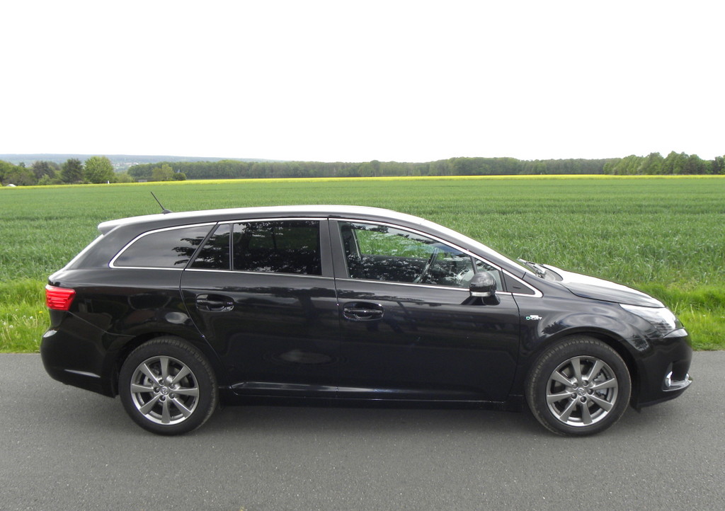 Fahrbericht Toyota Avensis Combi 2.2D-CAT: Verlässlicher Partner