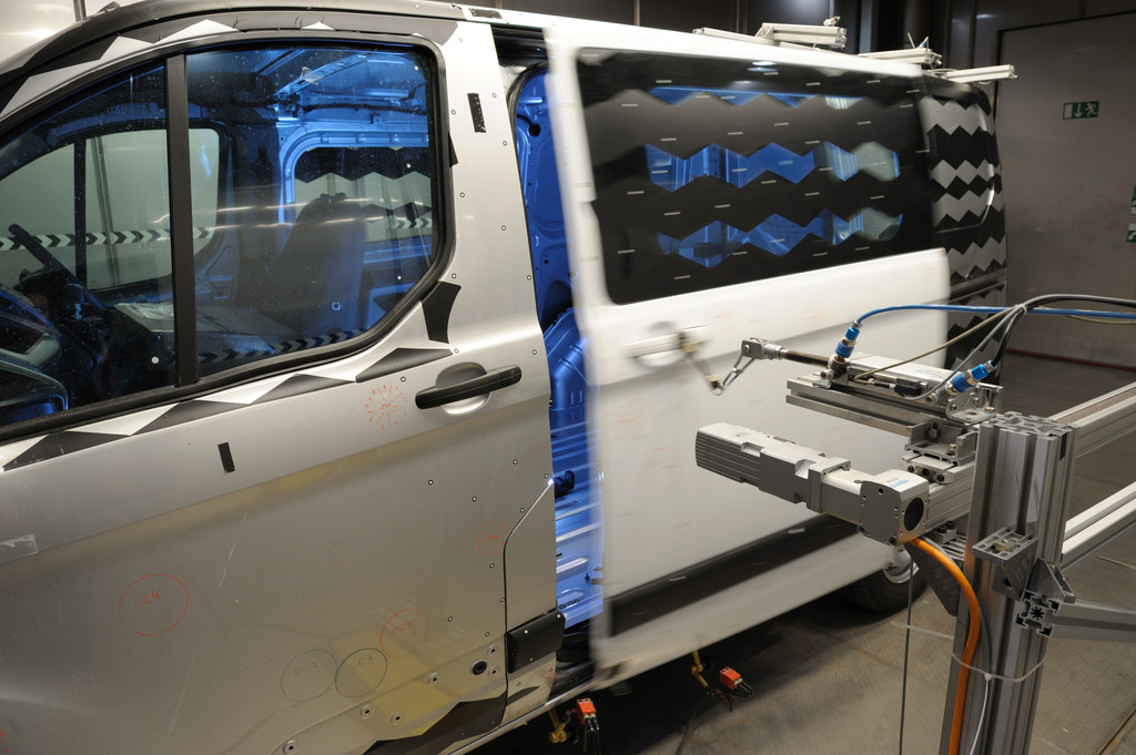 Ford schlägt 550 000-mal die Türen des Tourneo Custom zu