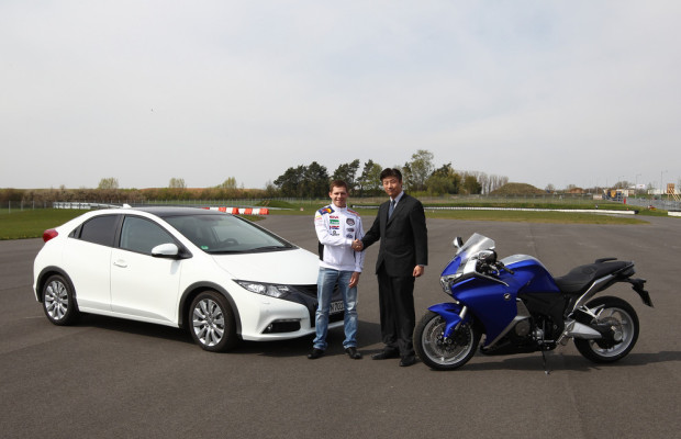 Honda Civic und VFR 1200 F für den Motorrad-Weltmeister