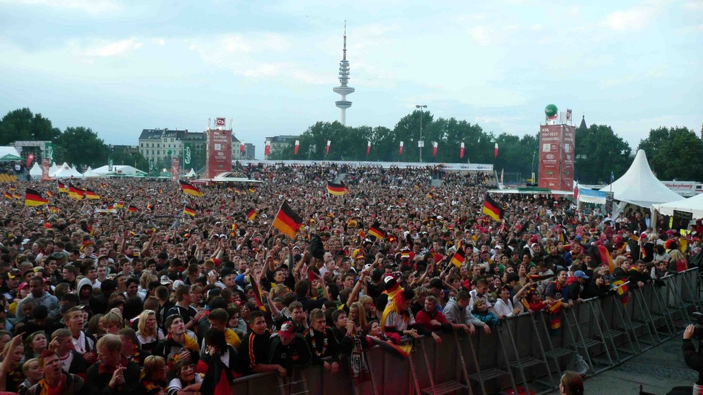 Kia veranstaltet Fan-Fest zur EURO 2012
