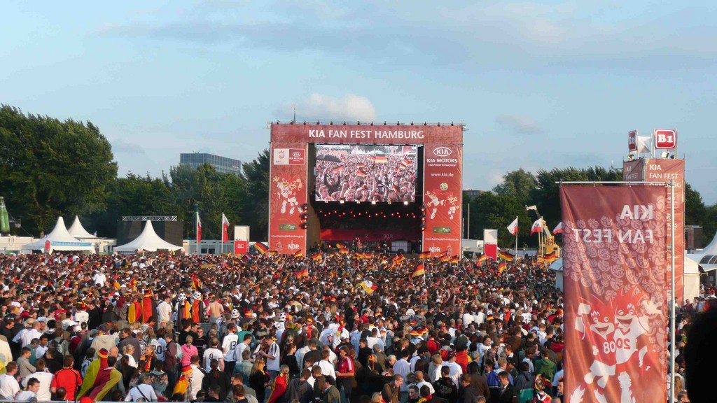 Kia veranstaltet Fan-Fest zur EURO 2012