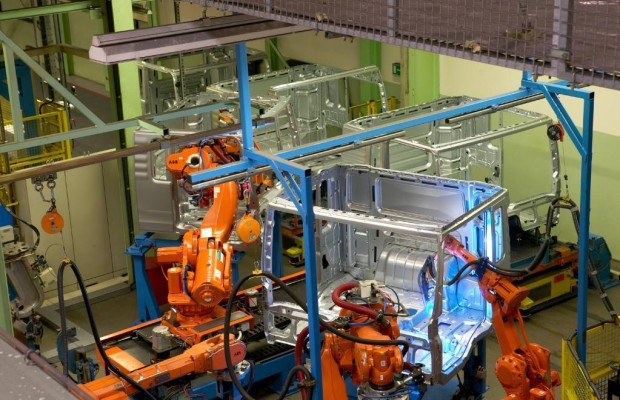Kollege Roboter baut mehr Autos