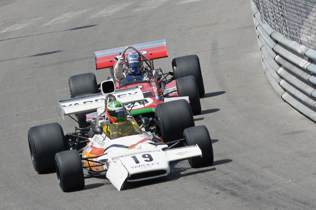 McLaren M 19 im Zweikampf mit March 701