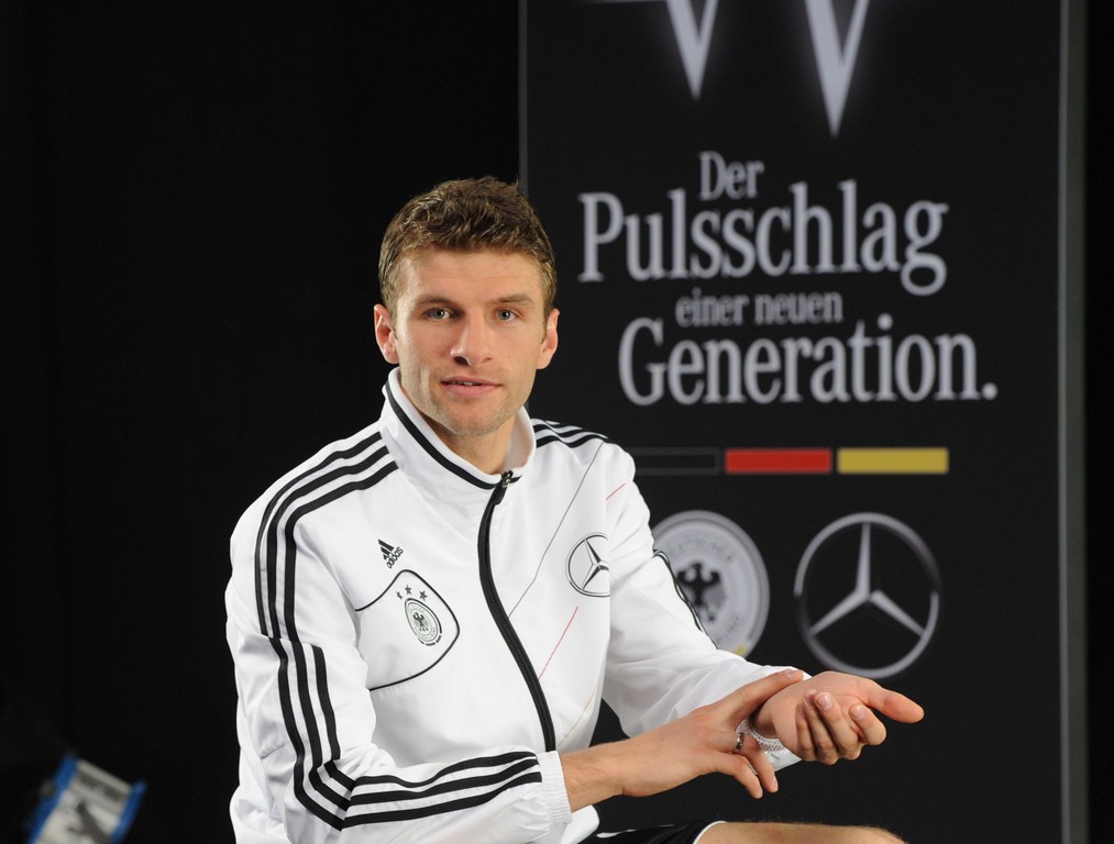 Mercedes-Benz startet EM-Kampagne 2012