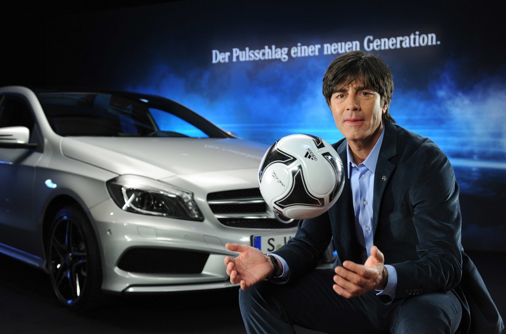 Mercedes-Benz startet EM-Kampagne 2012