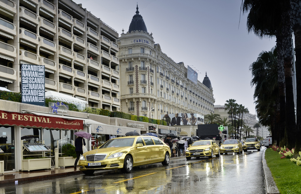 Mercedes-Benz stellt goldene Flotte für Cannes