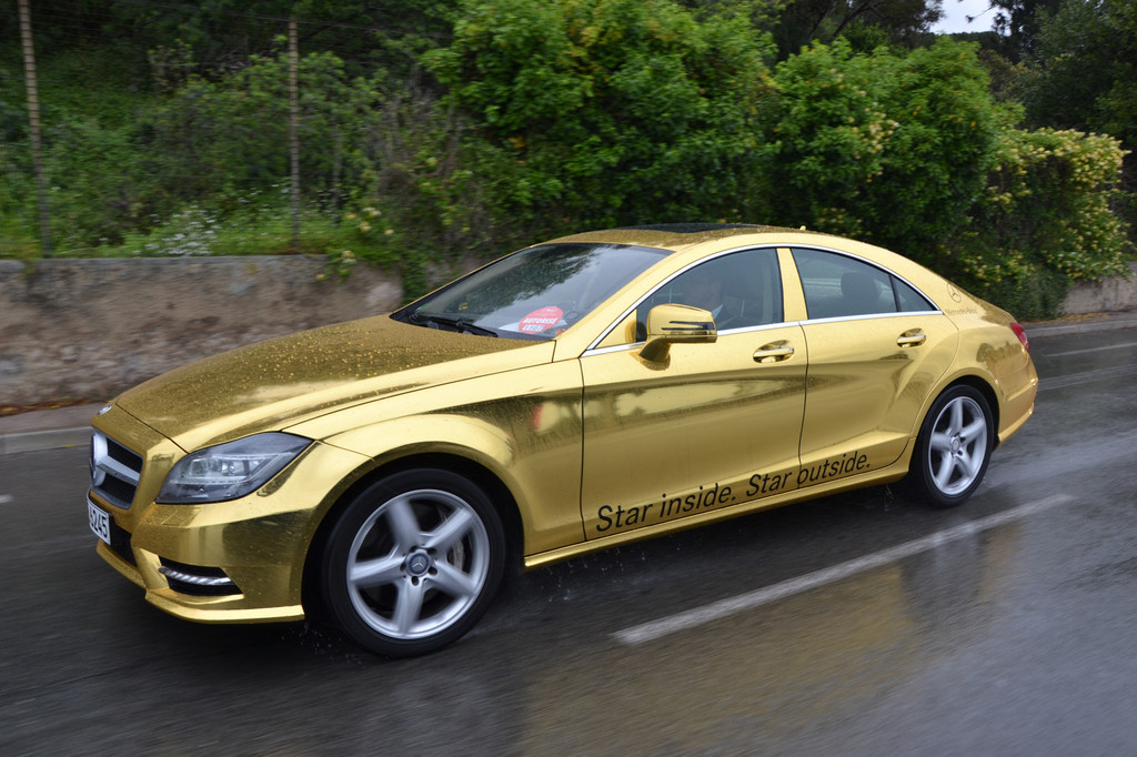 Mercedes-Benz stellt goldene Flotte für Cannes