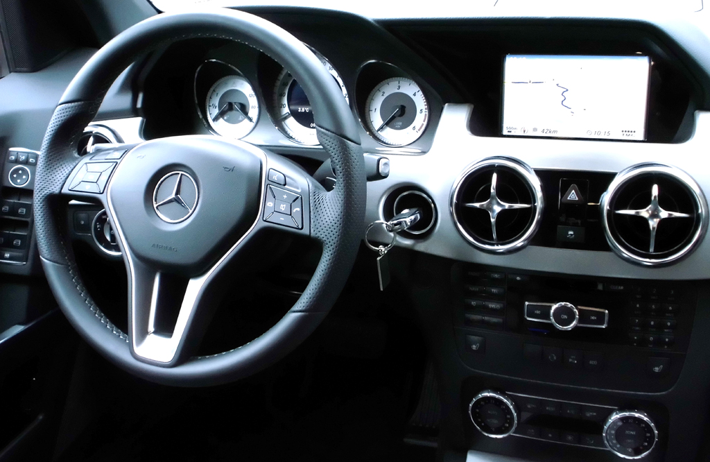 Mercedes GLK: Blick ins Cockpit. 