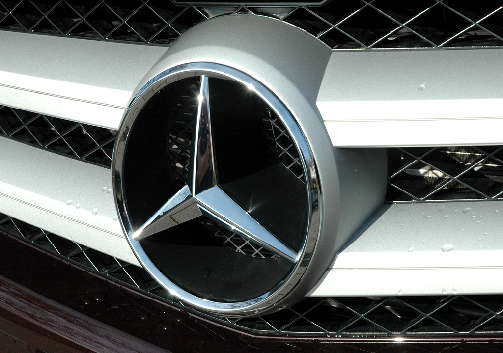 Mercedes GLK: Der Markenstern prangt vorn groß im Kühlergrill. 