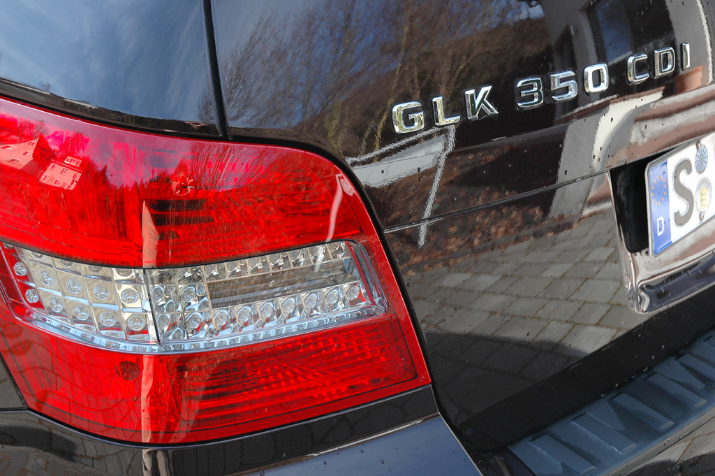 Mercedes GLK: Moderne Leuchteinheit hinten mit Modell- und Motorisierungsschriftzug. 
