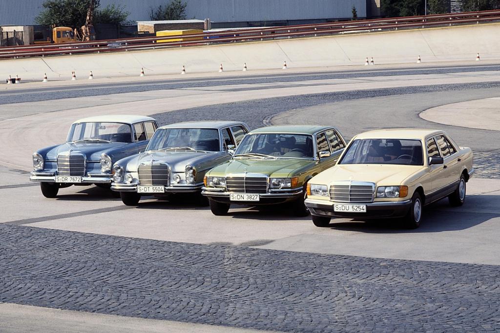 Mercedes S-Klasse von links. W112, W109, W116 und W126