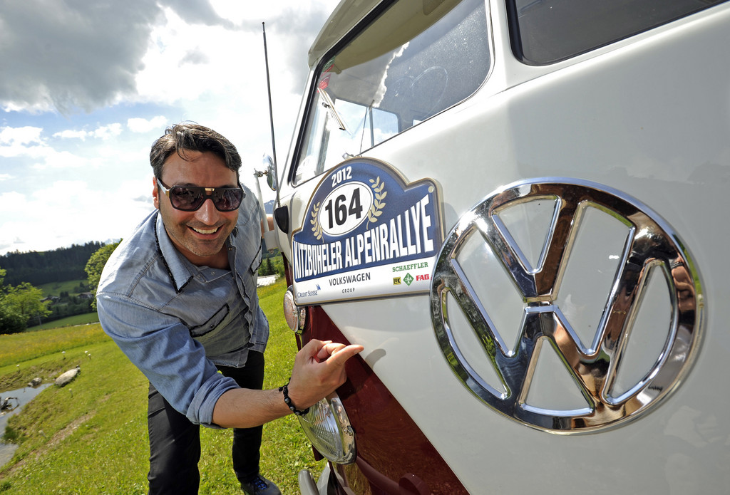 Mousse T. wieder mit VW Bulli bei der Kitzbüheler Alpenrallye