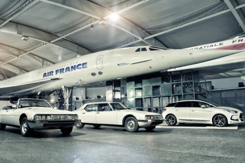 Nationale Symbole: Citroen-Modelle vor der Concorde. Im Hintergrund der DS5