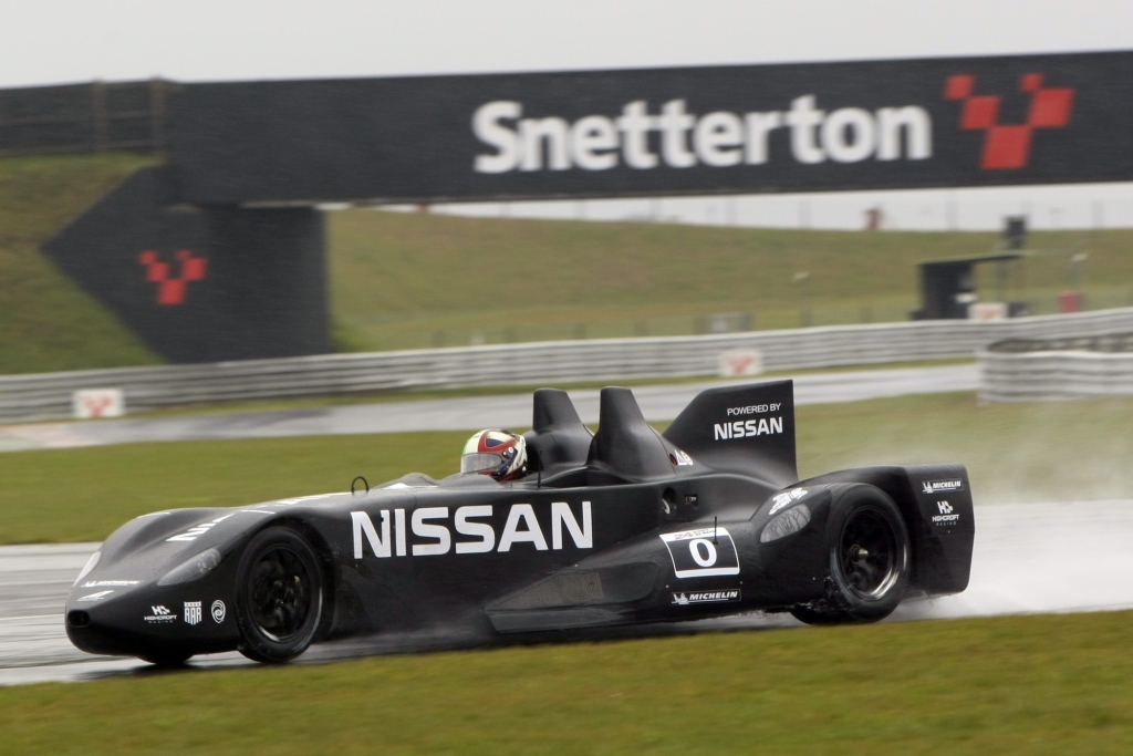 Panorama: Nissan Deltawing - Rasender Revolutionär 