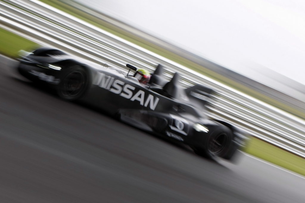 Panorama: Nissan Deltawing - Rasender Revolutionär 