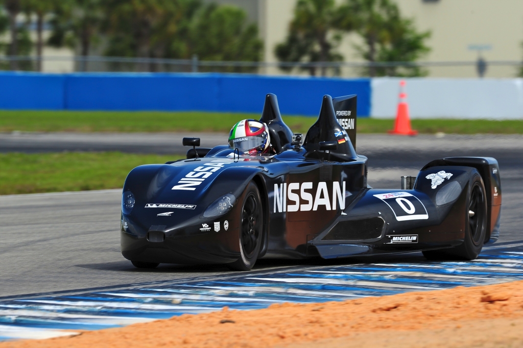 Panorama: Nissan Deltawing - Rasender Revolutionär 