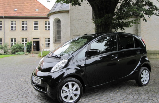 Peugeot stellt bundesweit alternative Antriebe vor