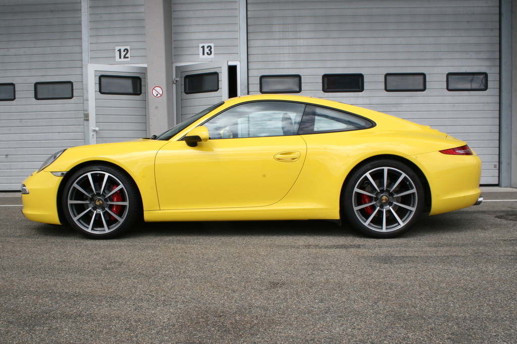 Rat für Formgebung diskutiert Design des Porsche 911
