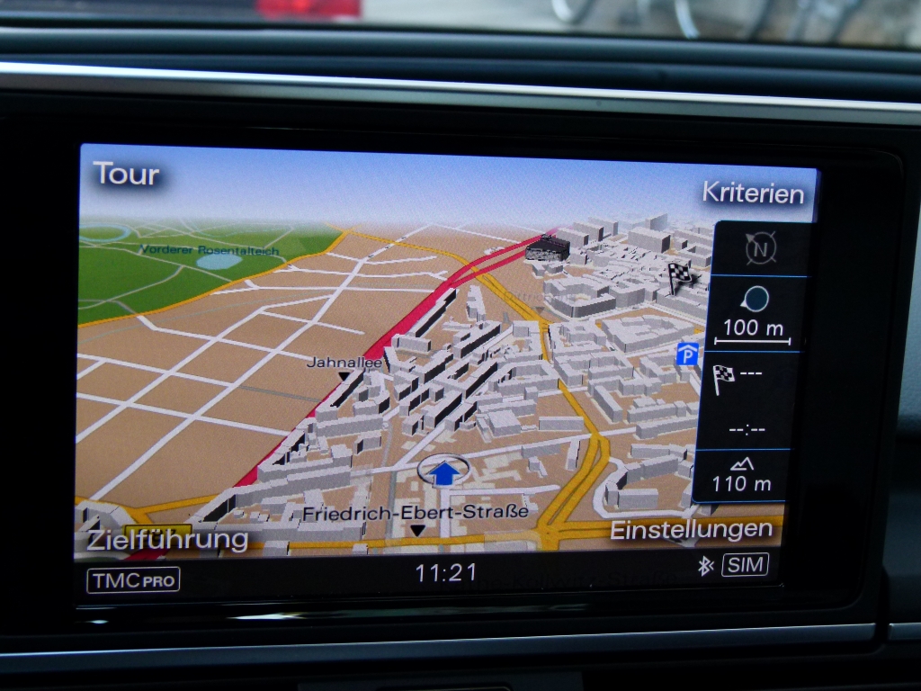 Recht: Fahrzeug mit mobilem Navigationssystem darf nicht mit Ausstattungsdetail „Navi“ beworben werden