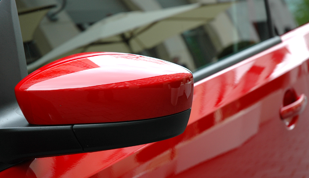 Seat Mii: Blick auf den Außenspiegel auf der Fahrerseite. 