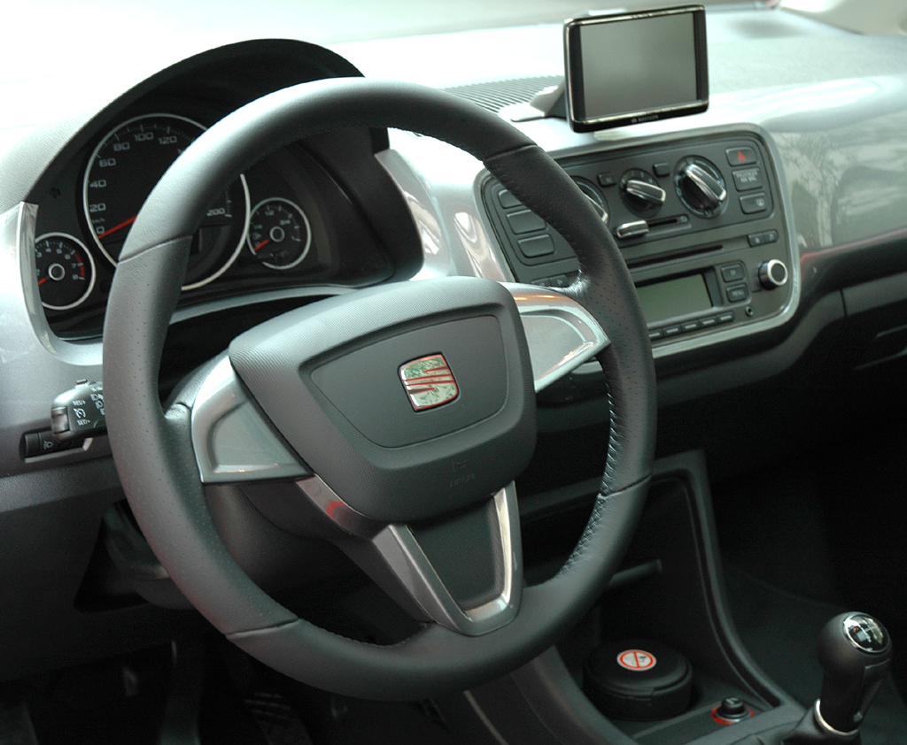 Seat Mii: Blick ins übersichtlich gestaltete Cockpit. 