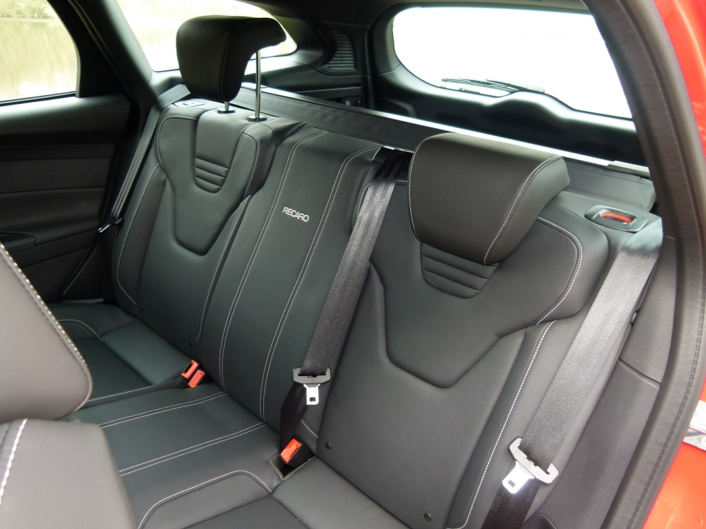 Sitzprobe im Ford Focus ST - Familienausflug mit 250 PS