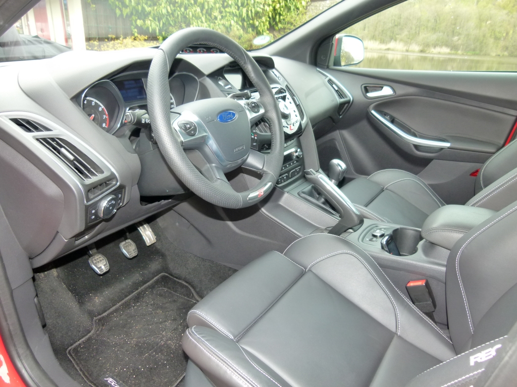 Sitzprobe im Ford Focus ST - Familienausflug mit 250 PS