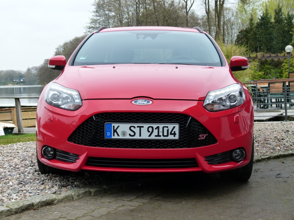 Sitzprobe im Ford Focus ST - Familienausflug mit 250 PS