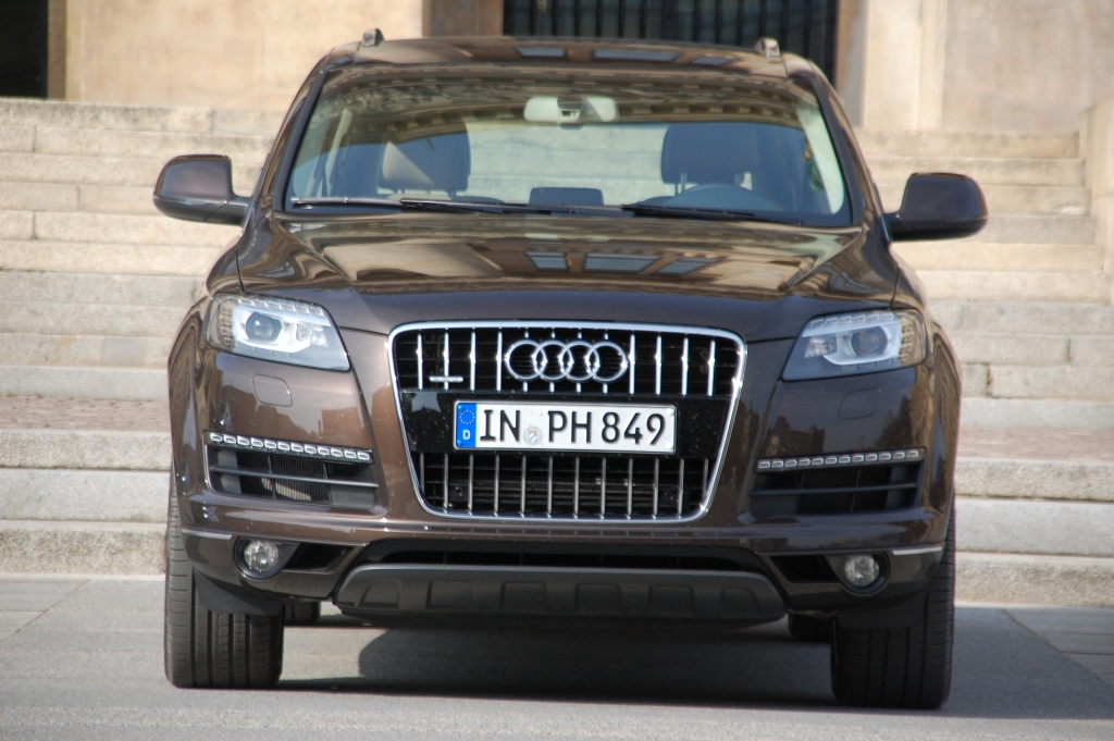Test Audi Q7 – Prähistorischer Raumgleiter