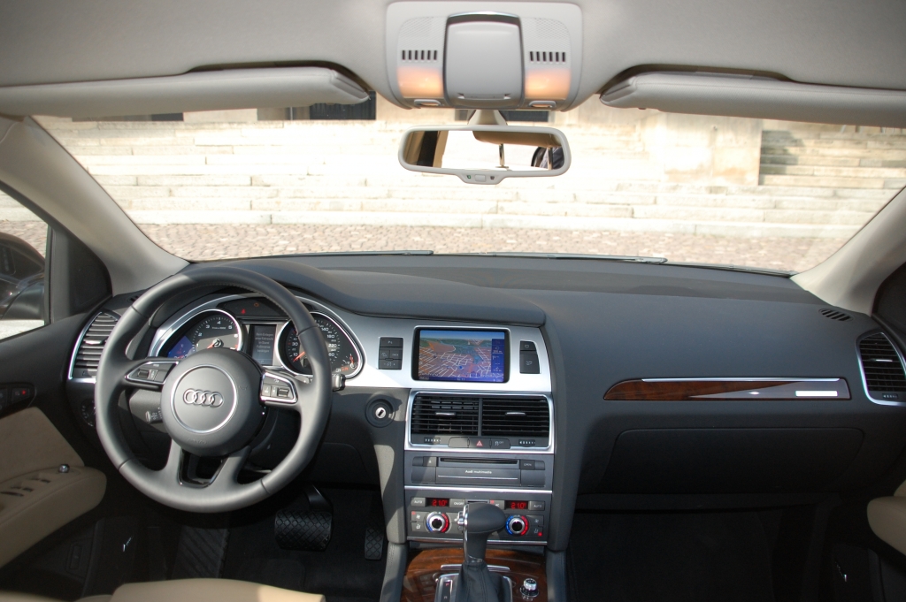 Test Audi Q7 – Prähistorischer Raumgleiter