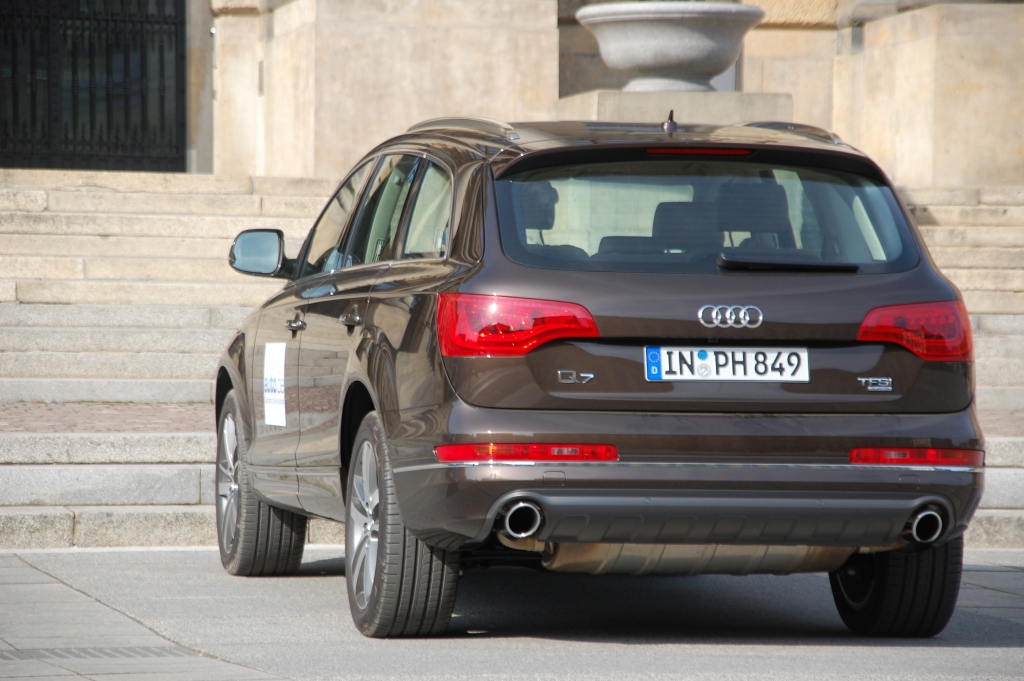 Test Audi Q7 – Prähistorischer Raumgleiter