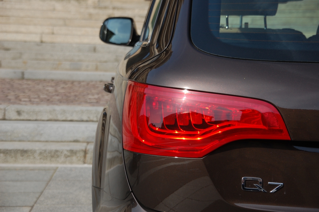 Test Audi Q7 – Prähistorischer Raumgleiter