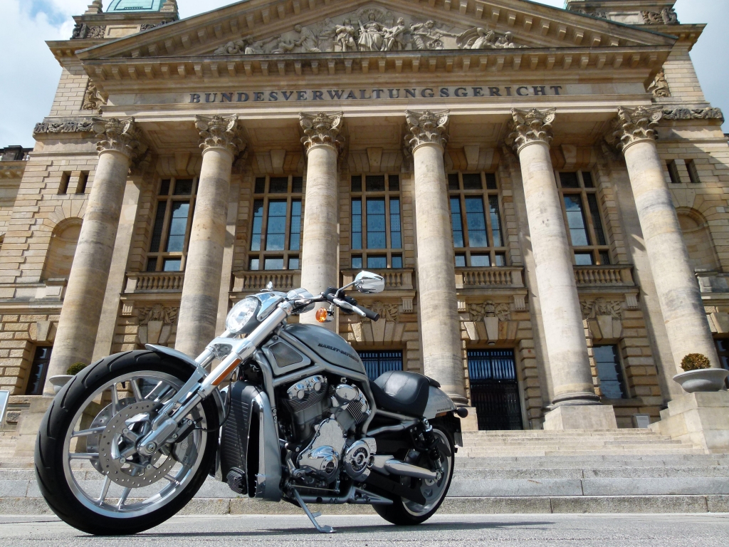 Test Harley-Davidson V-Rod 10th Anniversary Edition: Dragster-Feeling vom Feinsten