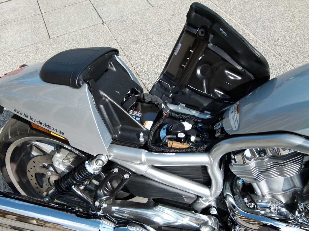 Test Harley-Davidson V-Rod 10th Anniversary Edition: Dragster-Feeling vom Feinsten