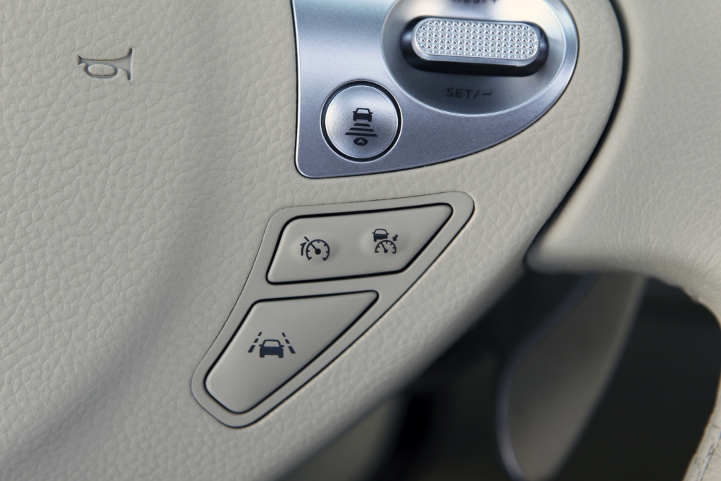 Test Infiniti FX: Premium-SUV mit 420 PS und V8-Sound vom Feinsten