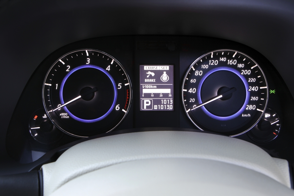 Test Infiniti FX: Premium-SUV mit 420 PS und V8-Sound vom Feinsten