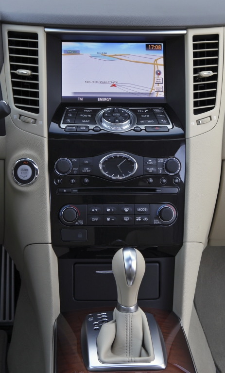 Test Infiniti FX: Premium-SUV mit 420 PS und V8-Sound vom Feinsten
