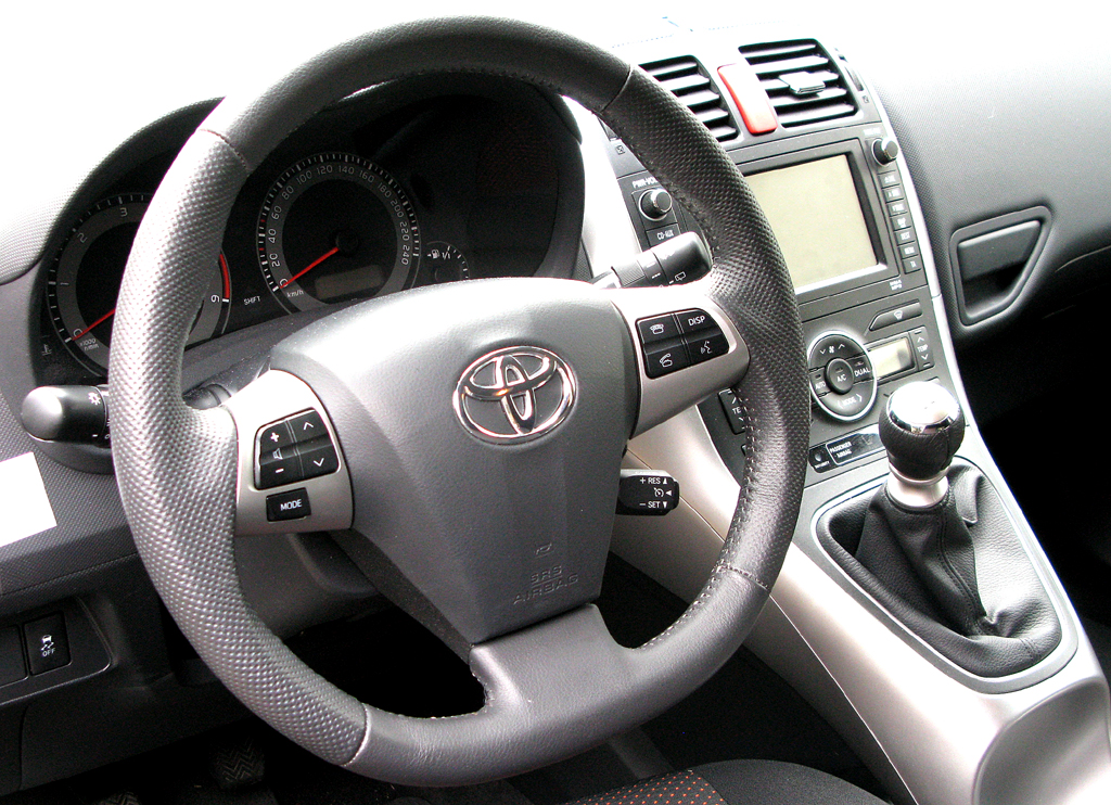Toyota Auris: Blick ins Cockpit. 