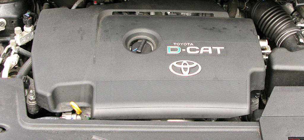 Toyota Auris: Blick unter die Haube auf den 2,2-Liter-Selbstzünder. 