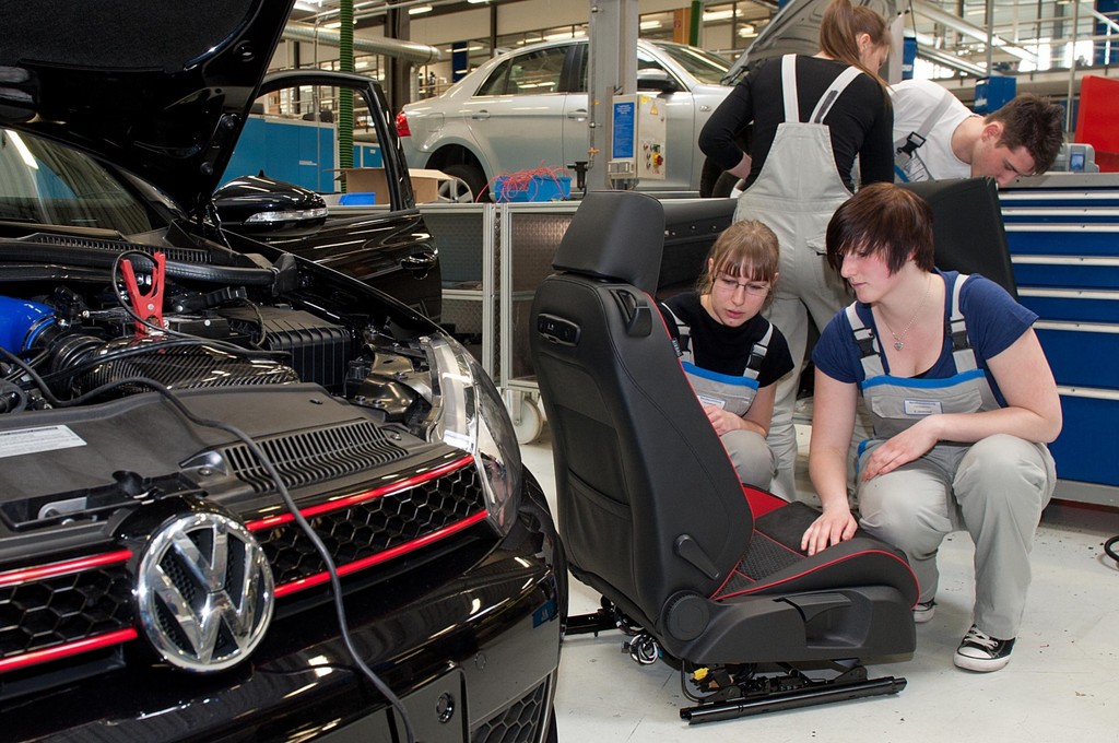 VW-Auszubildende zeigen am Wörthersee ihren Traum-GTI
