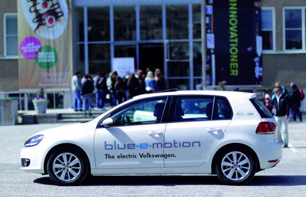 Volkswagen startet internationale Roadshows mit Golf Blue-e-Motion-Flotte