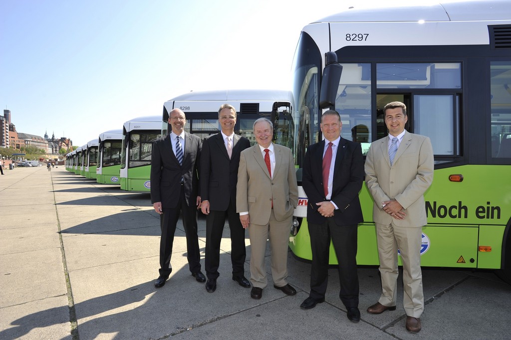 Zehn Volvo-Hybridbusse für Hamburger Hochbahn