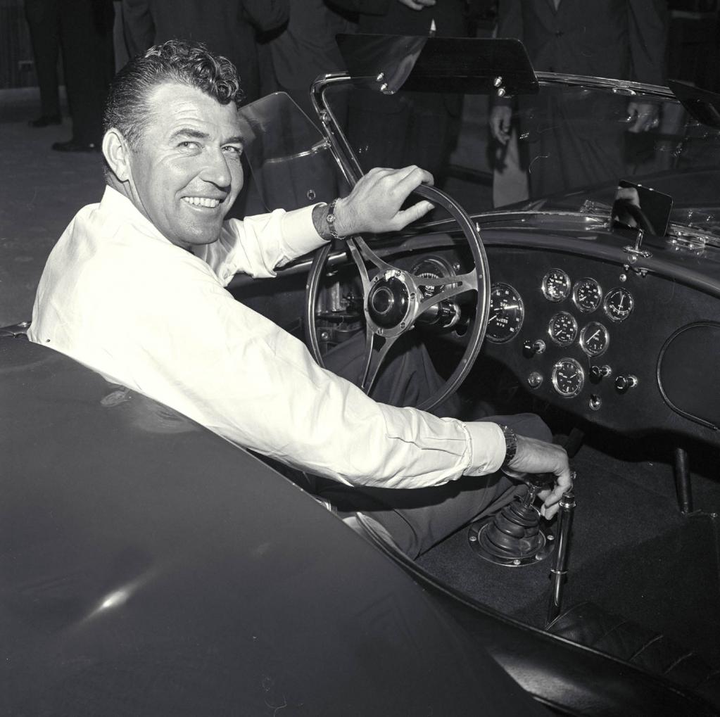 Zum Tod von Caroll Shelby: Wenn die Cobras Trauer tragen