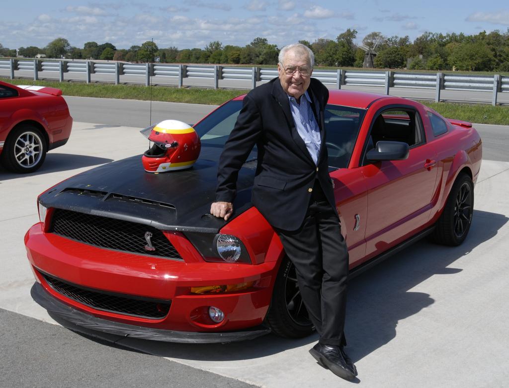 Zum Tod von Caroll Shelby: Wenn die Cobras Trauer tragen